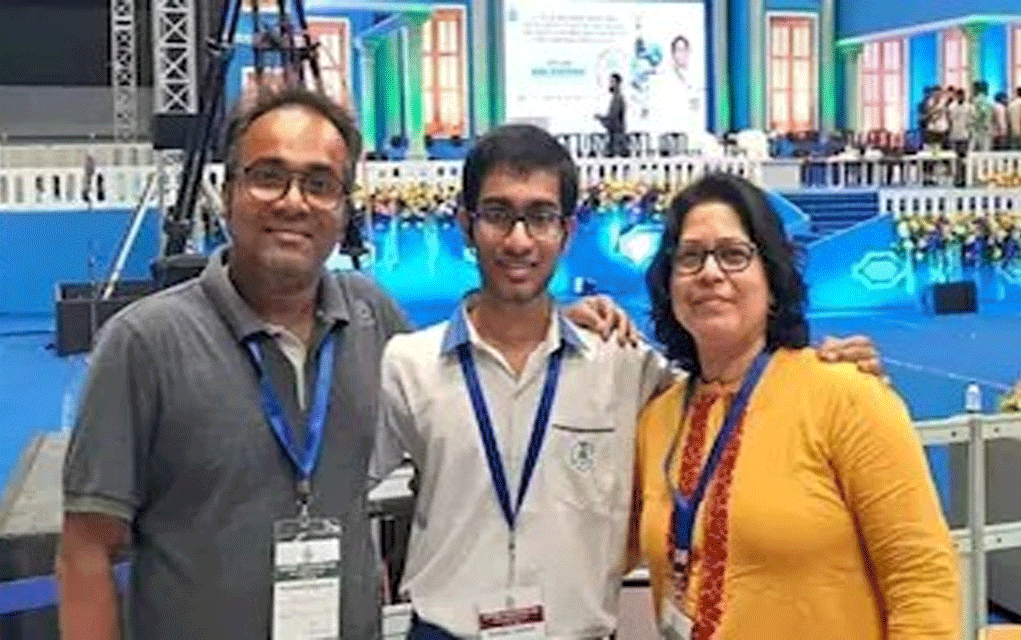 সর্বভারতীয় মেধা তালিকায় ৯৯% নম্বর পেয়ে জেলার মুখ উজ্জ্বল