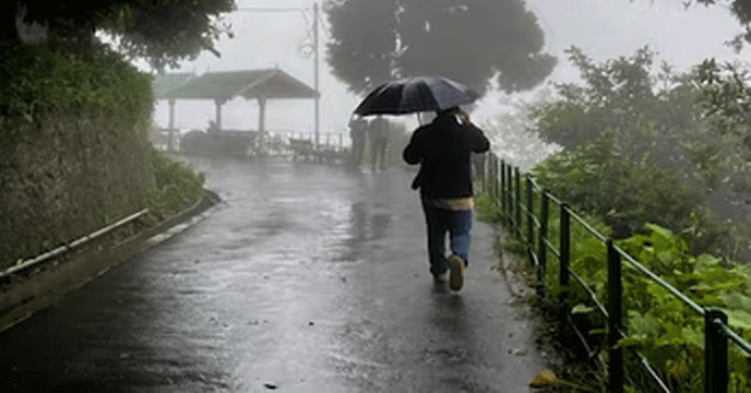 উত্তরবঙ্গে দুর্যোগের দাপট অব্যাহত: ঝড়, শিলাবৃষ্টি ও ভারী বর্ষণের সতর্কতা