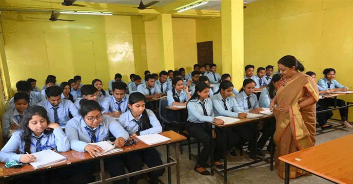 ষষ্ঠ শ্রেণিতে তৃতীয় ভাষা বাধ্যতামূলক, ৭ দিনের মধ্যে চালুর নির্দেশ সিবিএসই-র
